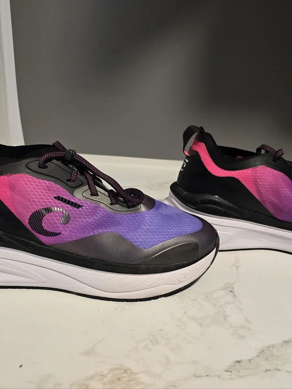 Clove Alto Gradient Pink-Purple Women's Athletic Sneakers